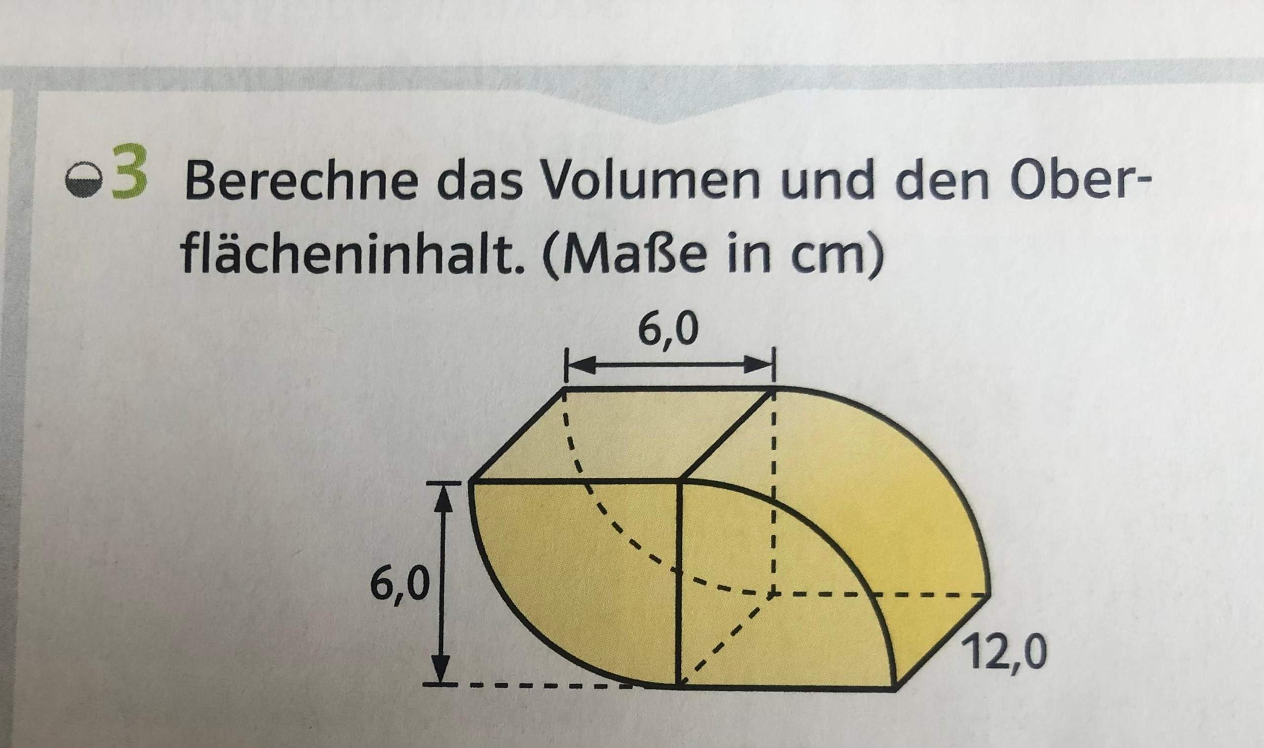 Wie berechnet man den Volumen und Oberflächeninhalt von diesem Körper ...