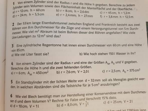 Wie Berechnet Man Volumen Und Oberflacheninhalt Von Zylindern Mathe Zylinder