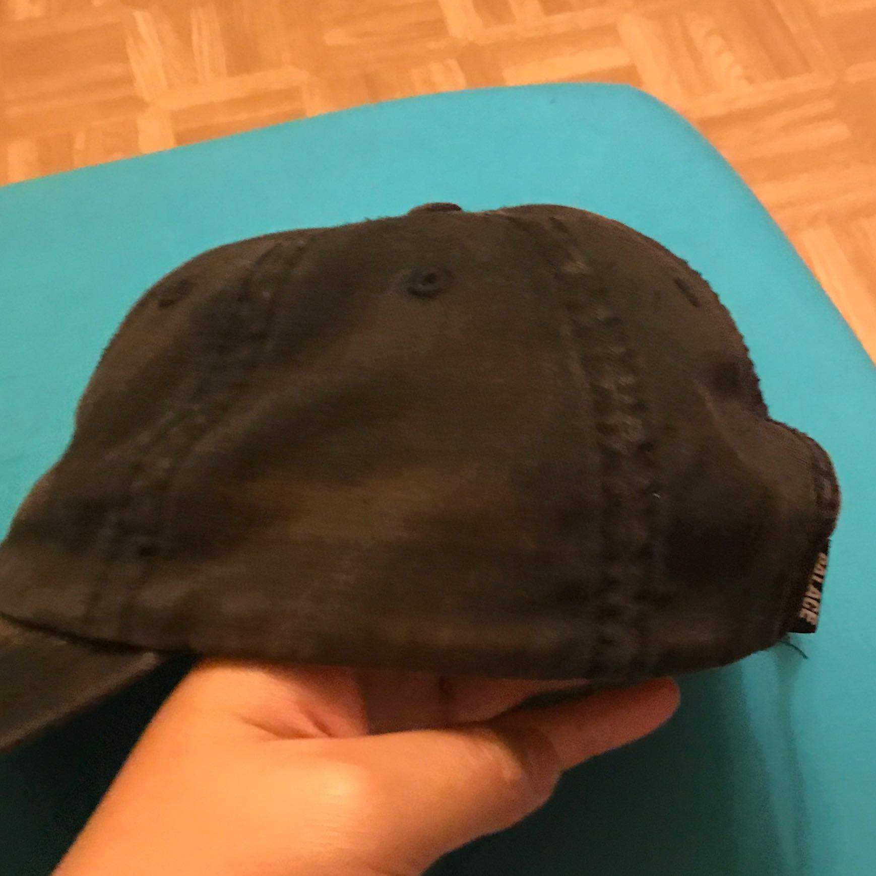 Wie braune Schweißflecken von Kappe waschen? (Mode, Kleidung, Outfit)