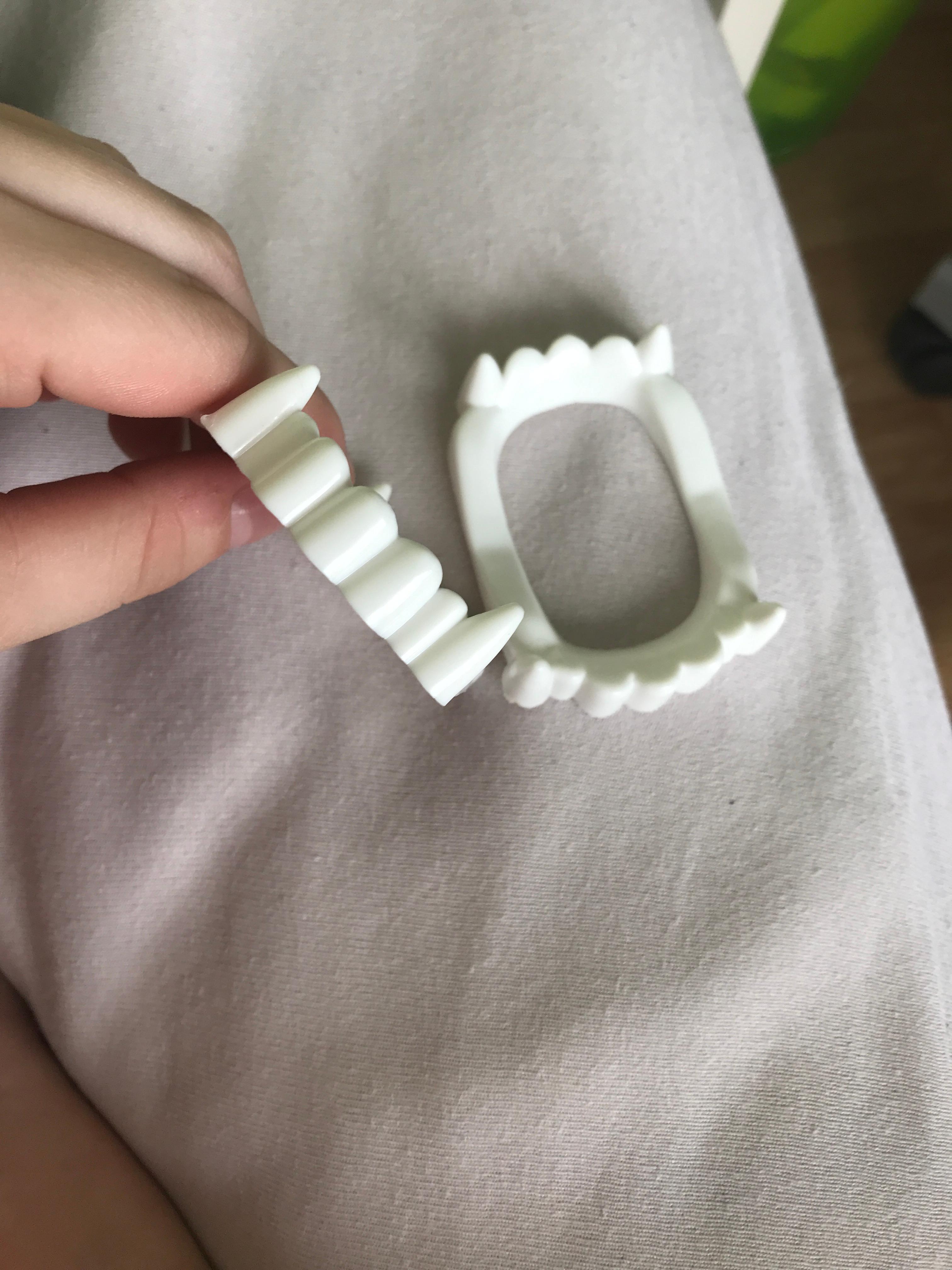 Wie Diese Vampirzahne Reinmachen Zahne Halloween Mund