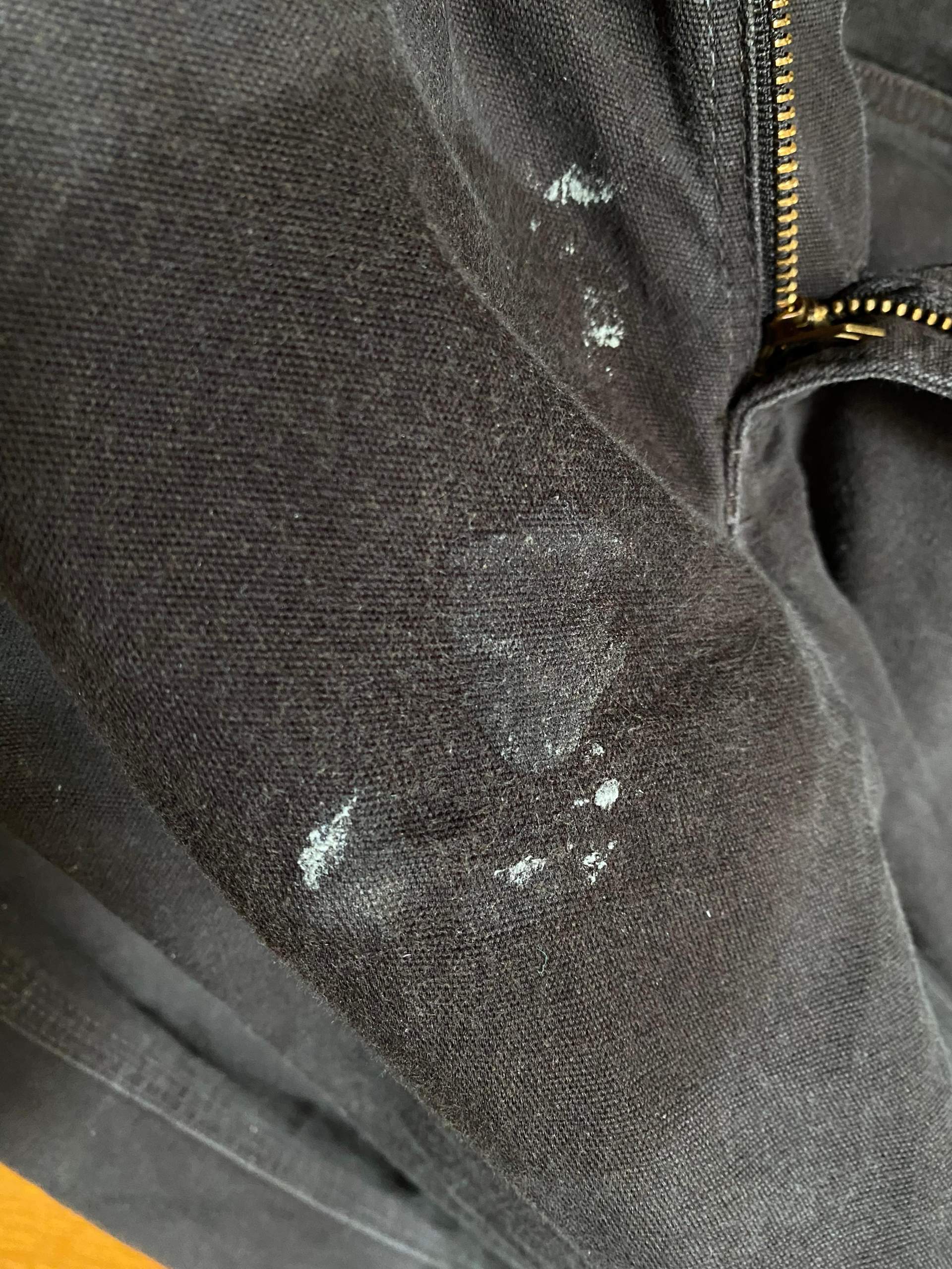 Wie entferne ich Klarlack aus meiner Jeans? (Kleidung, Hose)