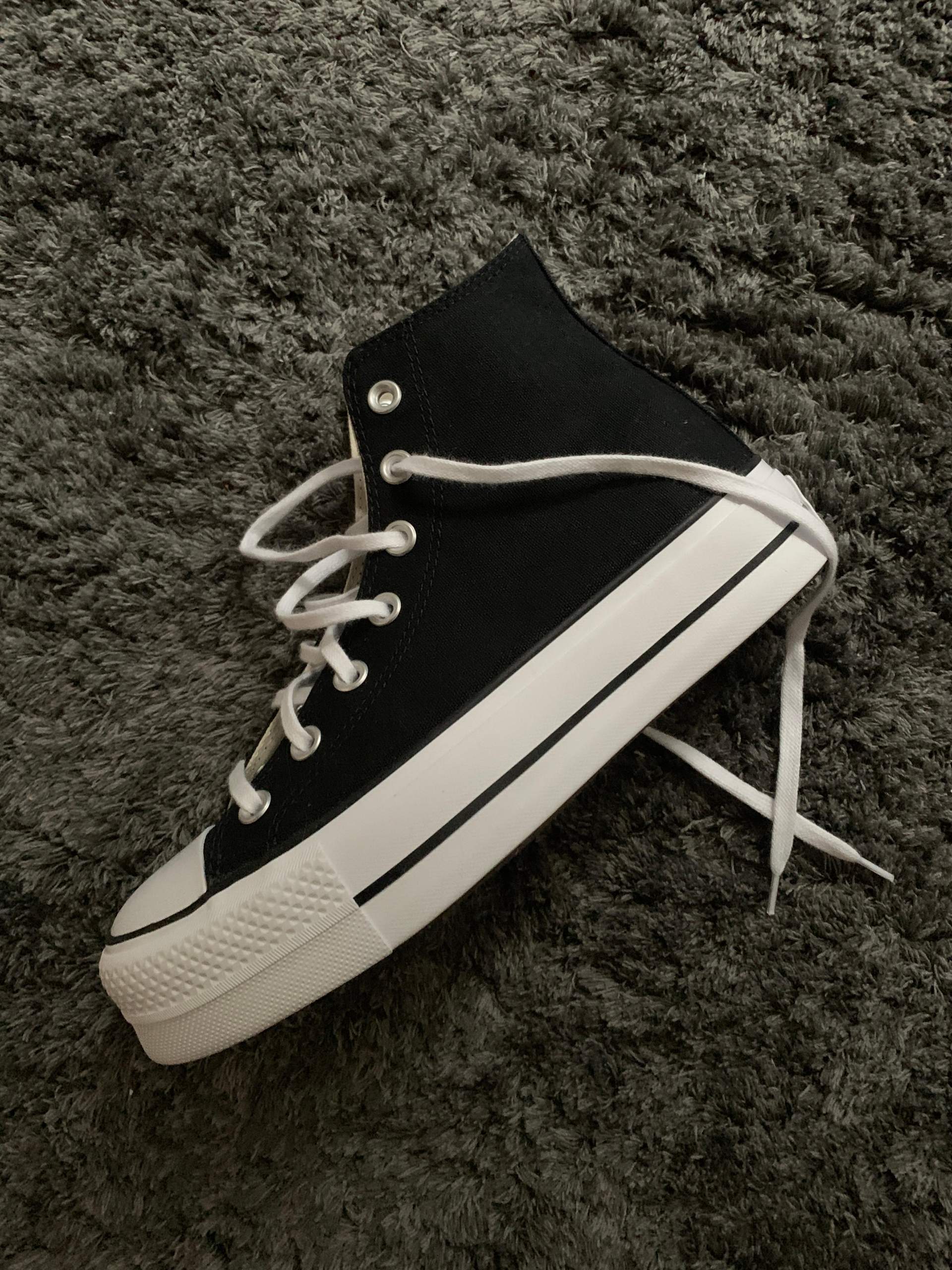Wie fallen Converse Platform aus? (Schuhe)