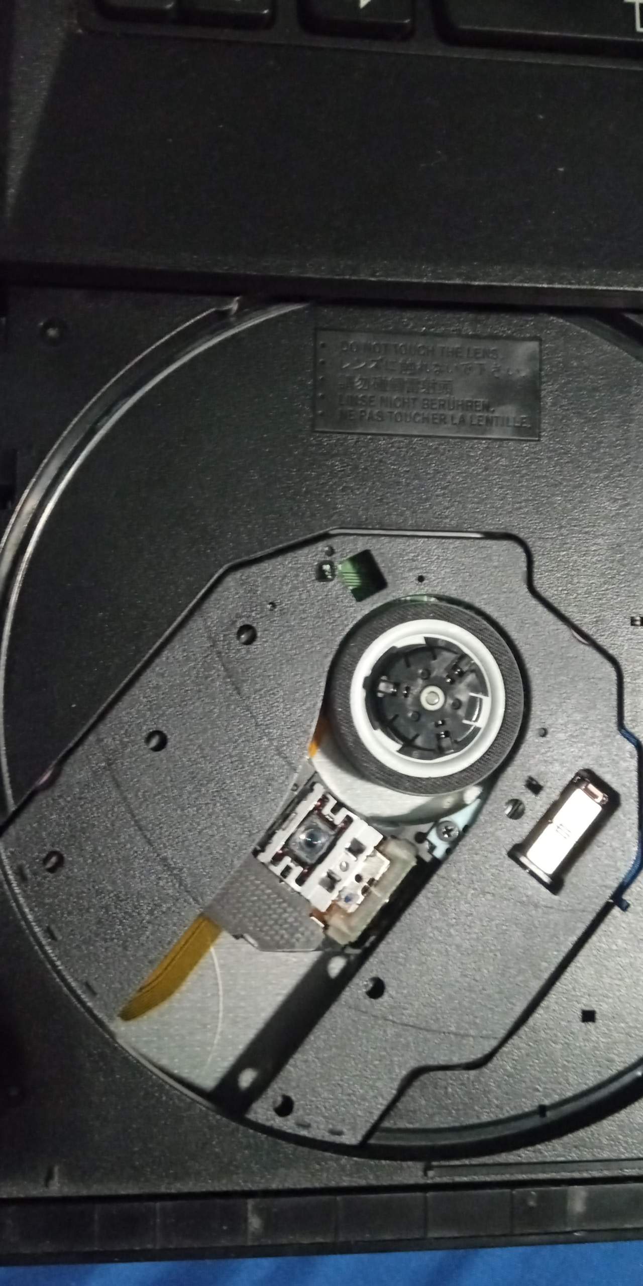 Wie finde ich heraus ob mein PC DVDs brennen kann? Oder kann man mit diesem PC DVDs brennen ...