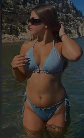 Wie findet ihr aleyna movez im bikini? (Freizeit, Körper, Kleidung)
