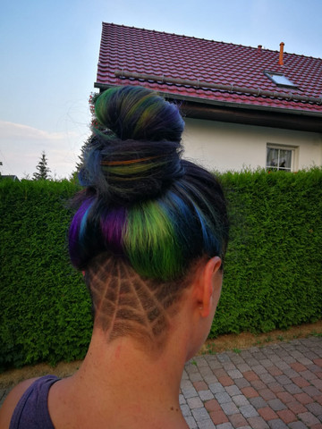 Wie Findet Ihr Den Undercut Und Die Farben Haare Frisur Haarfarbe