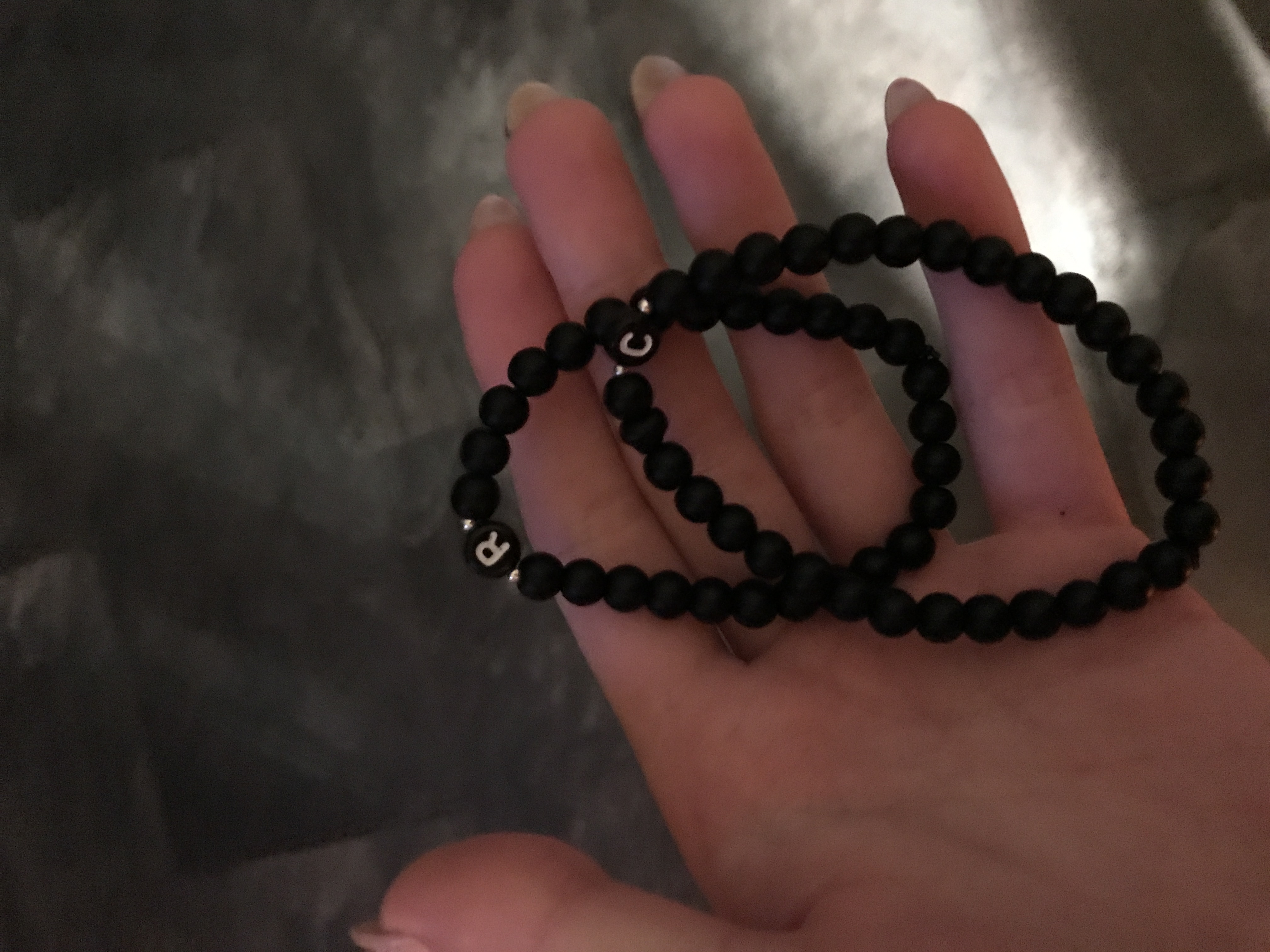 Wie Heißen Die Armbänder Mit Den Anhängern