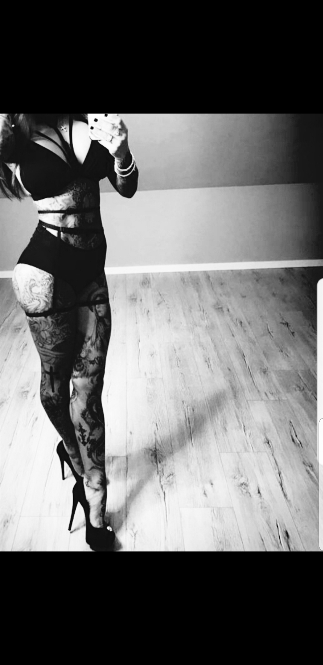 Wie findet ihr die Figur (siehe Foto)? (Frauen, Körper, Beauty)