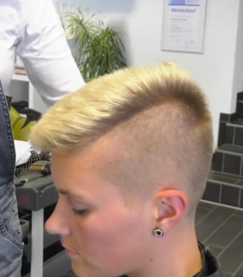 Wie Findet Ihr Die Frisur Wurde Mir Sie So Machen Lassen Wollen Haare Undercut Haare Ab