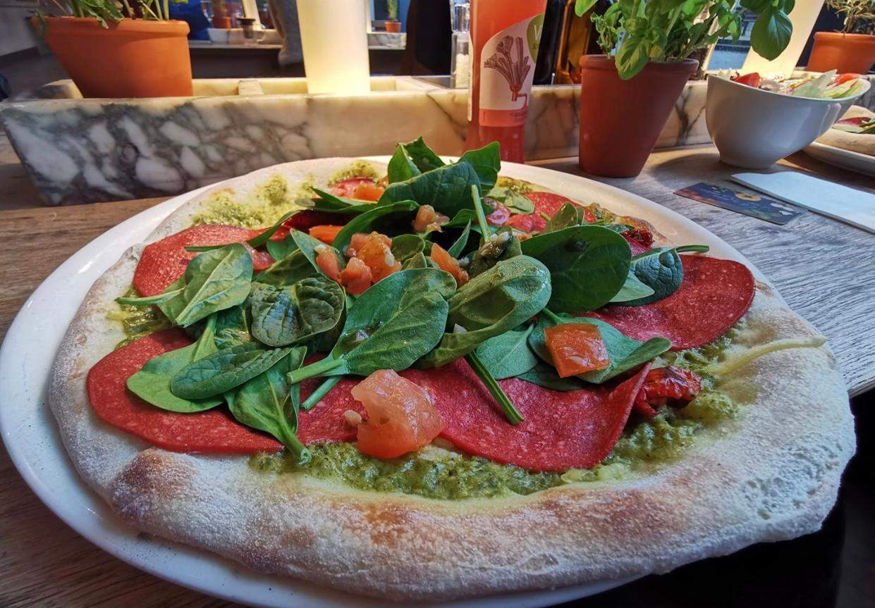 Wie findet Ihr die neue vegane Pizza mit Salami in Vapiano? (Ernährung