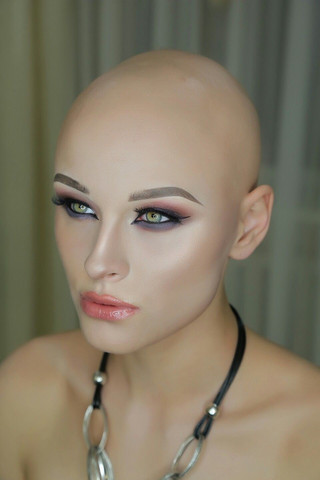Wie Findet Ihr Dieses Make Up Mit Der Glatze Kombiniert Frauen Haare Beauty
