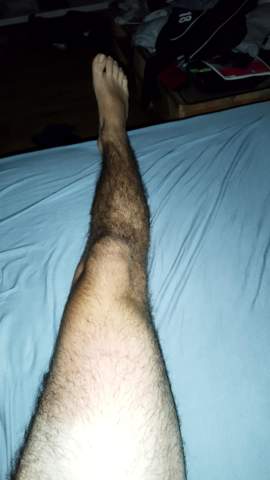 Wie findet ihr es mädchen wenn Jungs behaarte Beine haben?