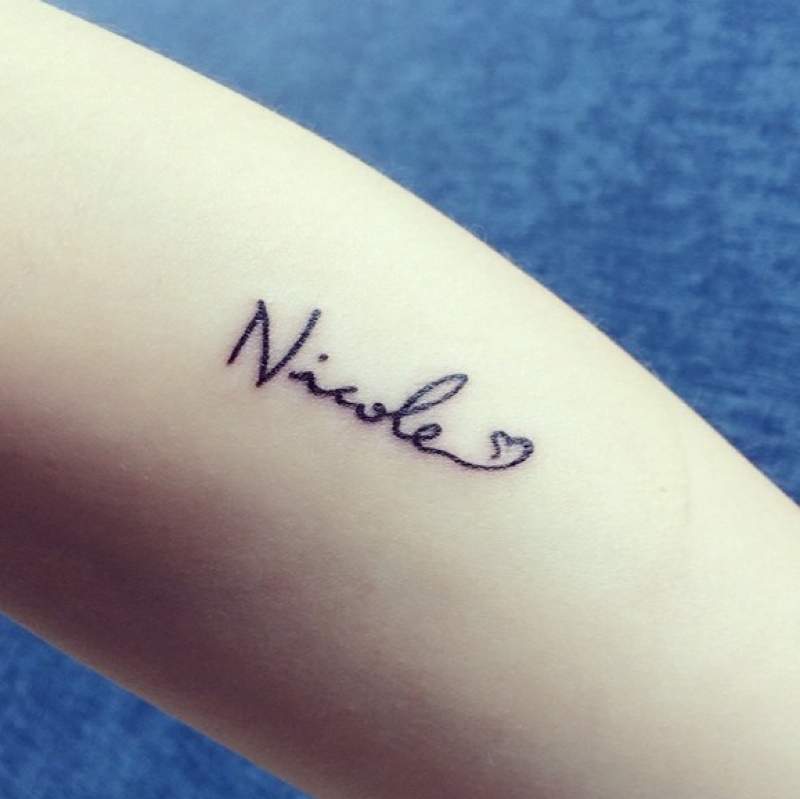 Wie Findet Ihr Es Wenn Jemand Sich Seinen Eigenen Namen Tatowiert Leben Meinung Tattoo