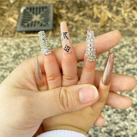 Wie findet ihr künstliche Fingernägel bei Kindern?
