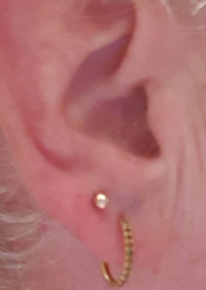 Wie findet ihr mein zweites Ohrloch? (Ohrringe)
