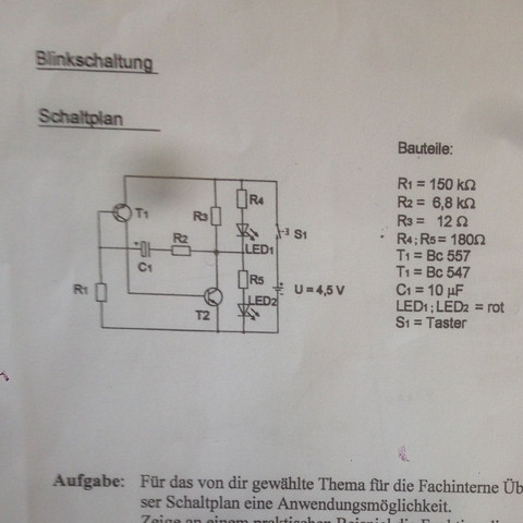 Wie funktioniert diese Blinkschaltung/wechselblinker? (Elektronik, LED