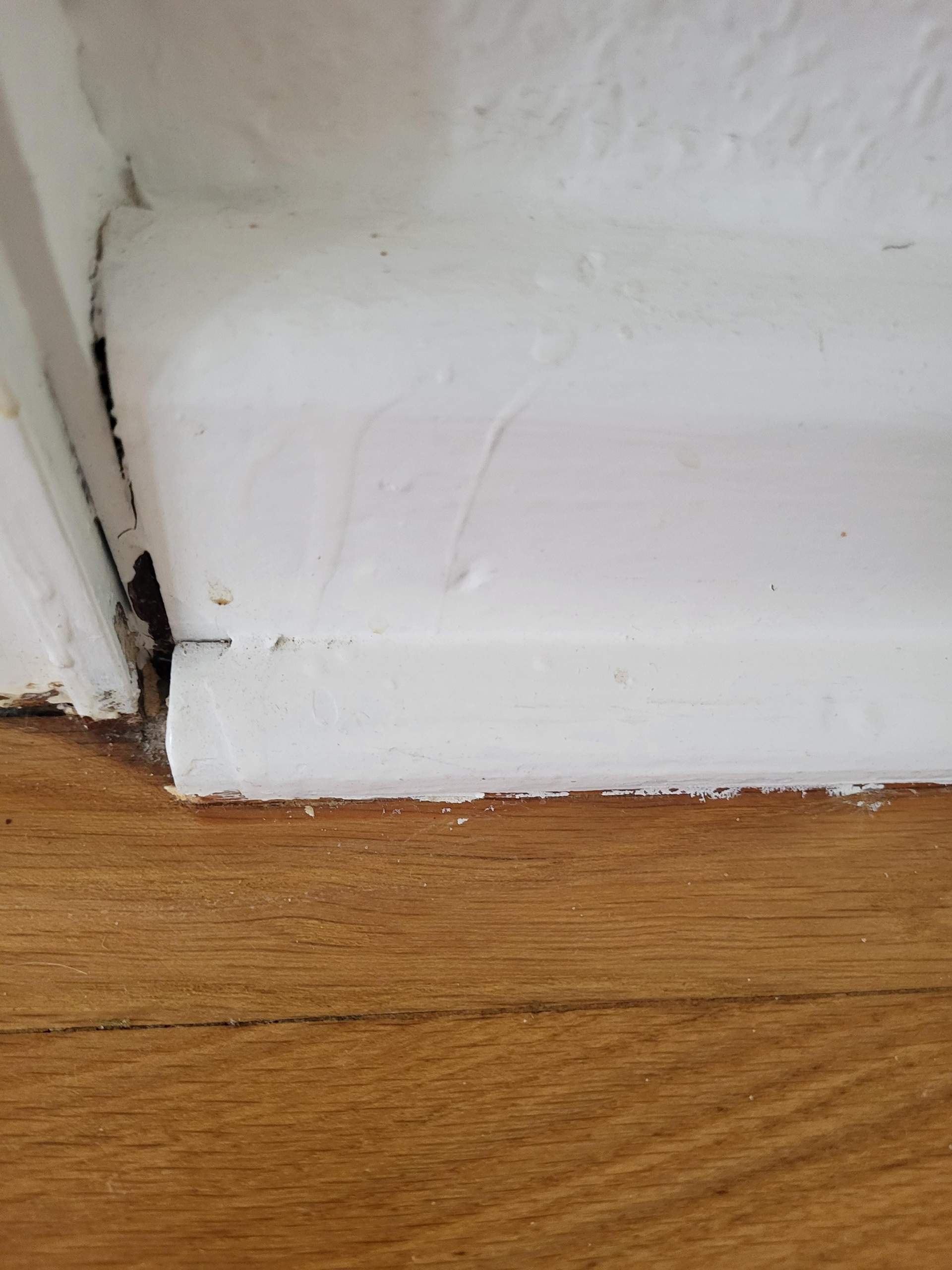 Wie Fussleisten aufhübschen (abschleifen, lackieren)? (Holz, heimwerken, Renovierung)