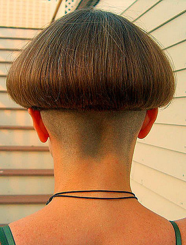 wie gefallt euch der bowlcut auf den bildern findet ihr frauen mit bowlcut schon haare aussehen frisur