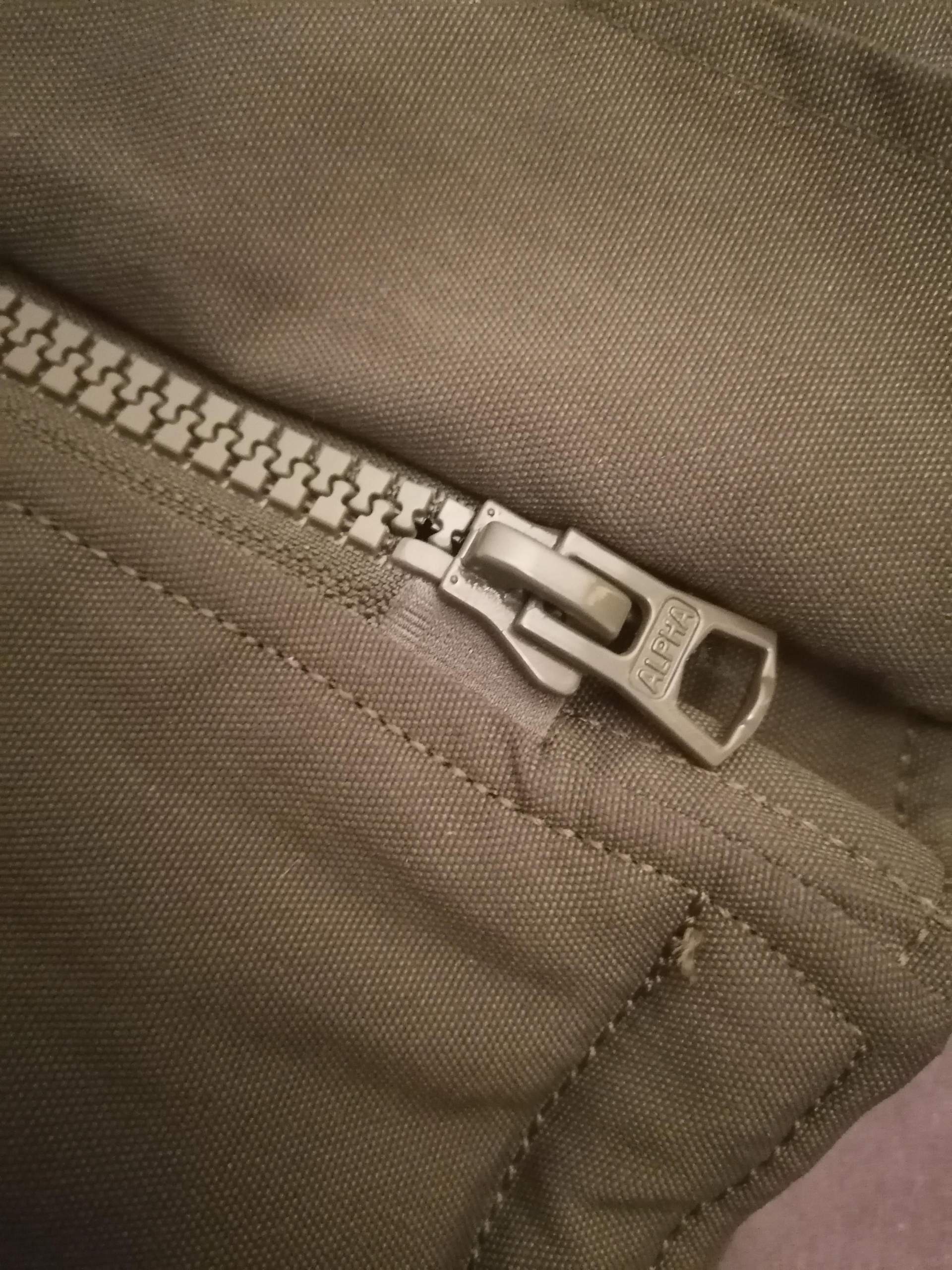 Wie geht diese Jacke auf? (Kleidung, Mode, Model)