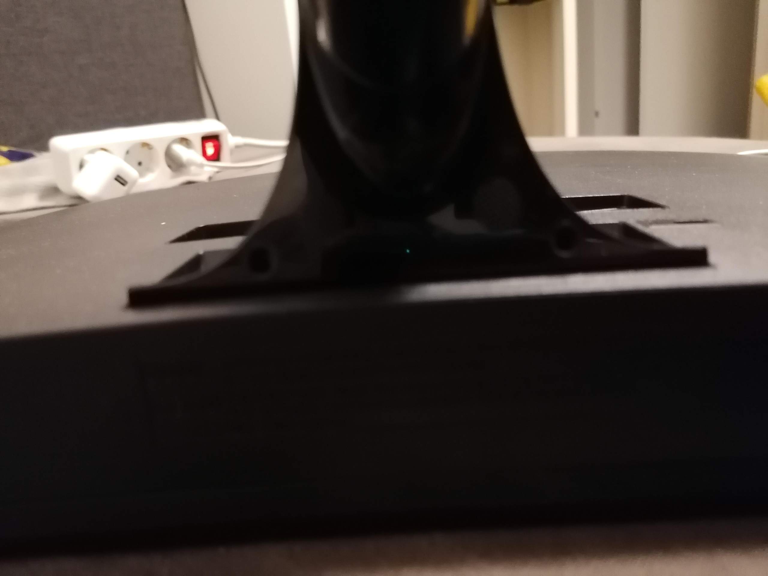 Wie griegt man diesen Standfuß runter? (PC, Samsung, Monitor)