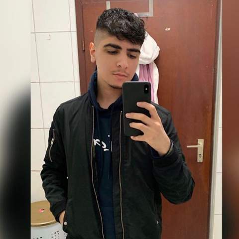 Wie Gross Schatzt Ihr Den Jungen Auf Dem Bild In M Und Cm