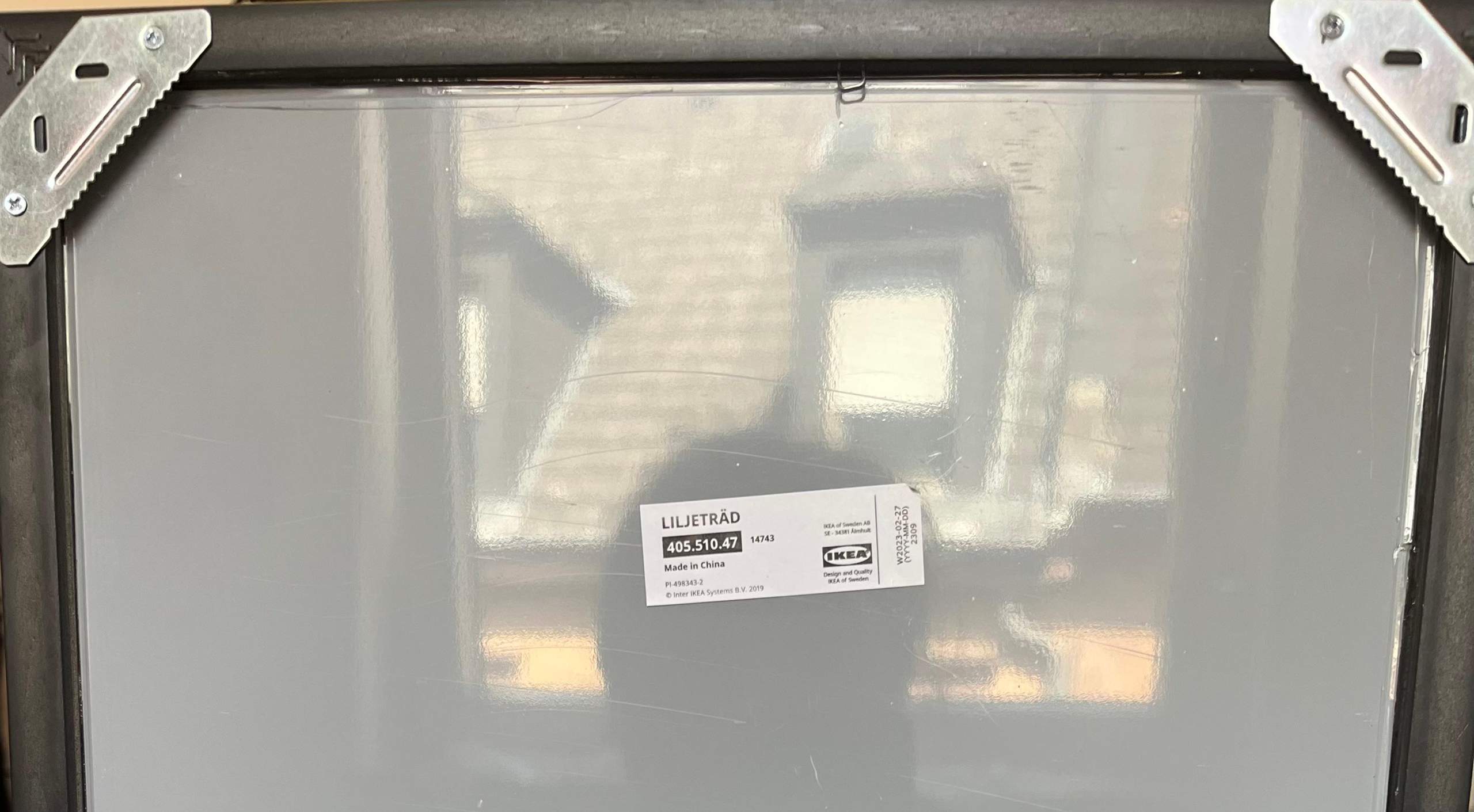Wie hänge ich diesen Spiegel auf? (IKEA)