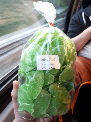 Diese meine ich - (Ernährung, Süßigkeiten, Früchte)