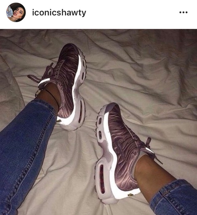 Wie heißen diese Nike Schuhe? (Ähnlich wie Haifischnikes ...