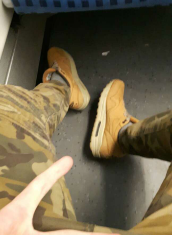 - (Schuhe, Nike)