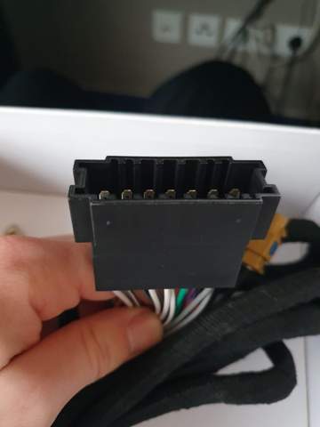 - (Auto, Elektrik, Radio)