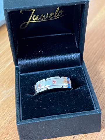 Wie heißt dieser Ring?