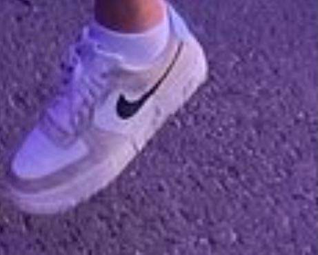 Wie heißt dieser Sneaker (Nike Modell)?