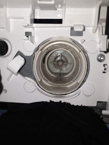 Wie heißt dieses Teil der Waschmaschine und kann ich es entfernen?