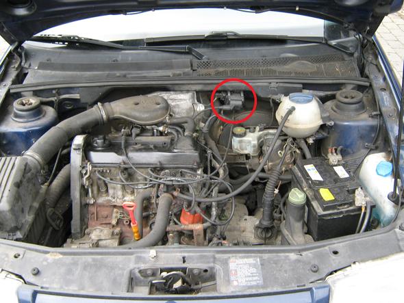 Wie heißt dieses Teil, welches sich im Motorraum befindet?