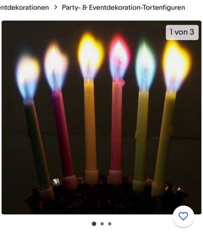 Wie ist es möglich dass diese Kerzen eine bunte Flamme haben?