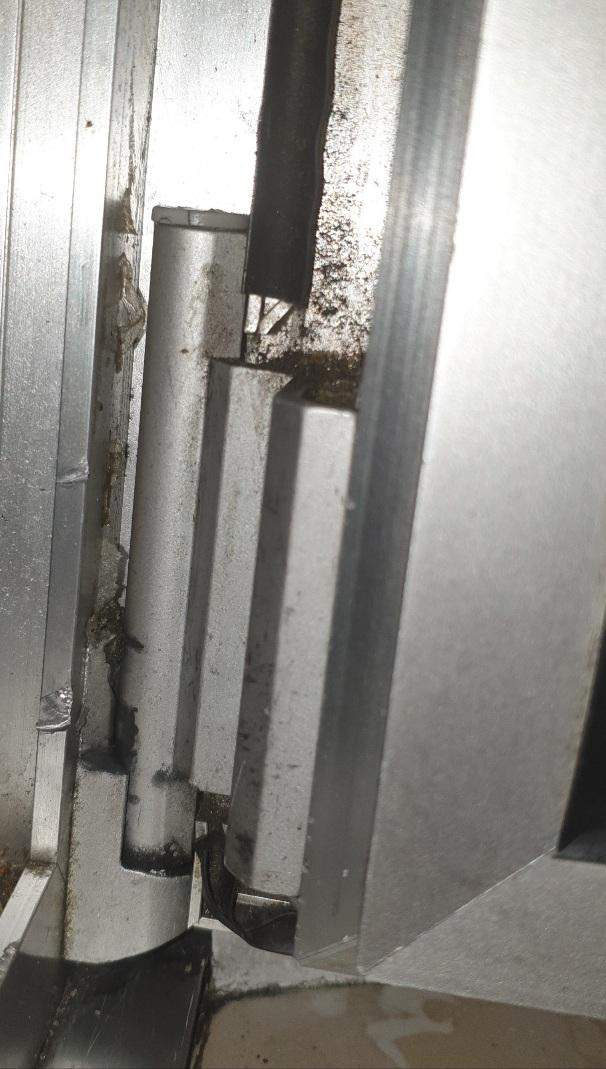 Einstellschraube gesucht! Wie justiere ich ein altes Alufenster das nicht mehr richtig schließt