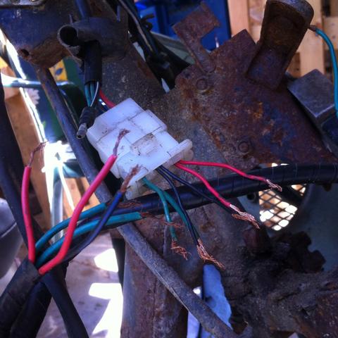 Stecker: 2 rote 2 grüne 2 schwarze oben von zündschloss 1 schwarz weißes - (Roller, Kymco, Zündschloss)