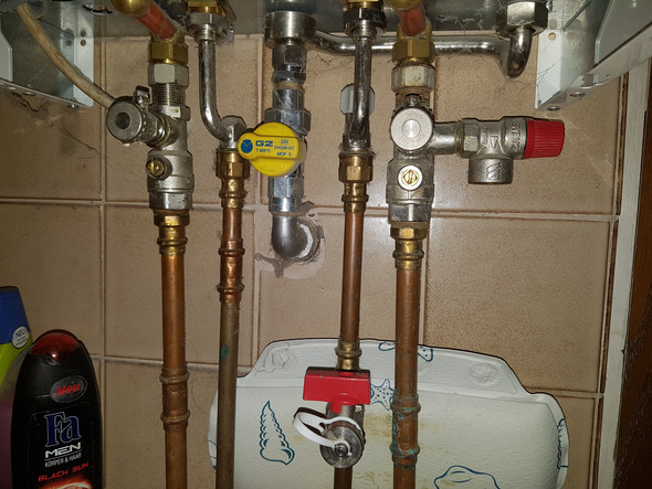 Wie kann ich beim Boiler das Wasser auffüllen?