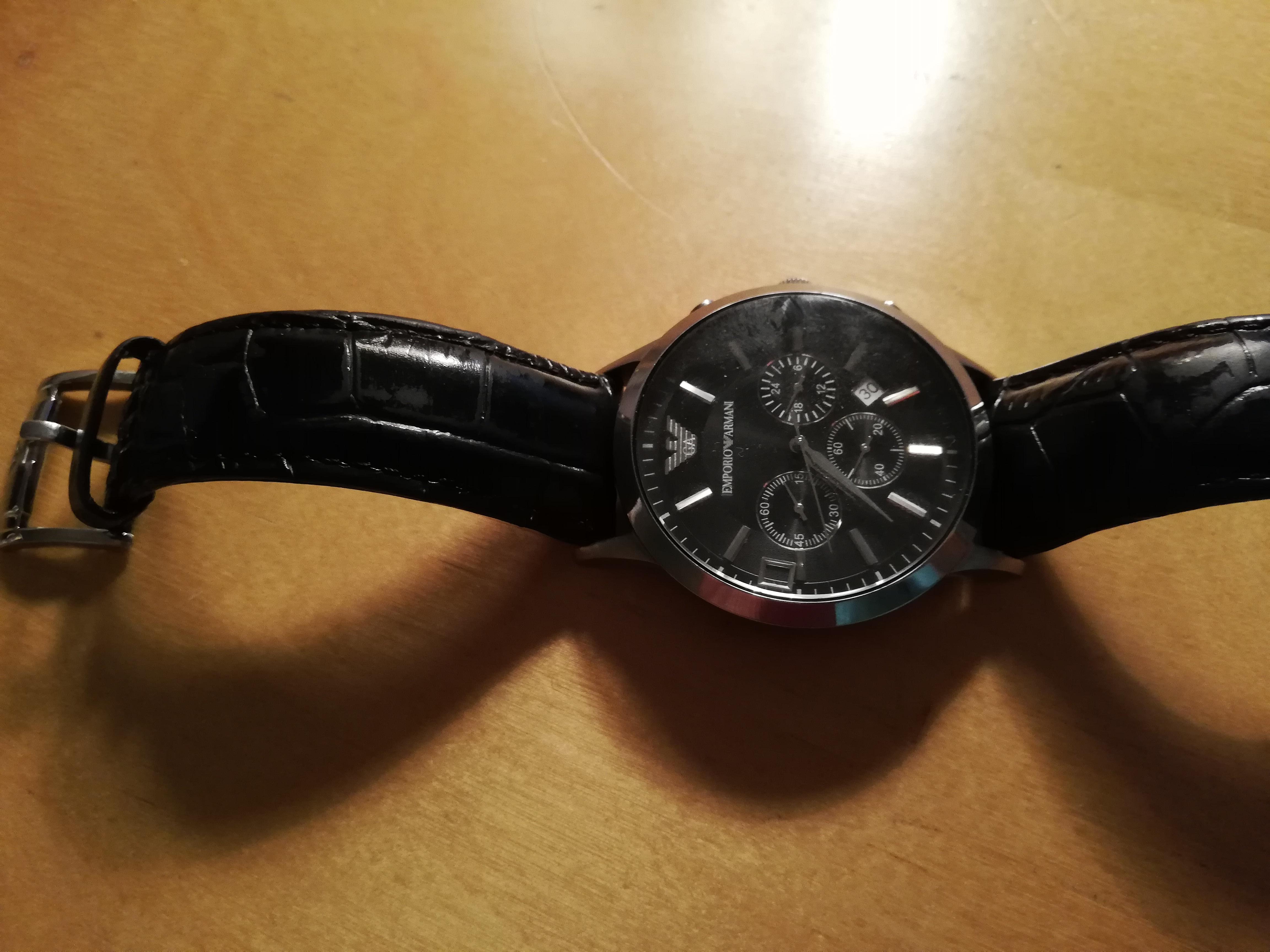 Wie kann ich den Deckel von meiner Armbanduhr wieder schließen