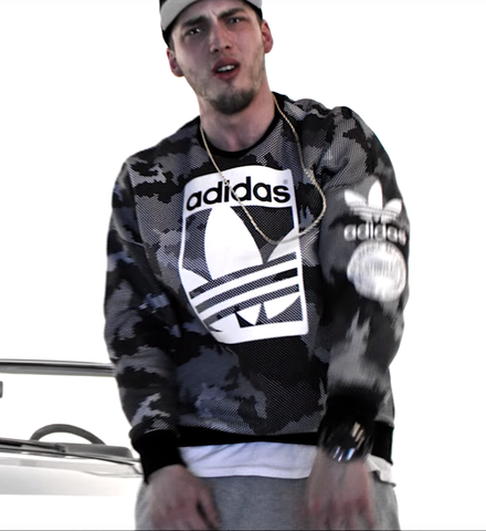 Screenshot aus dem Video - (adidas, Pullover)