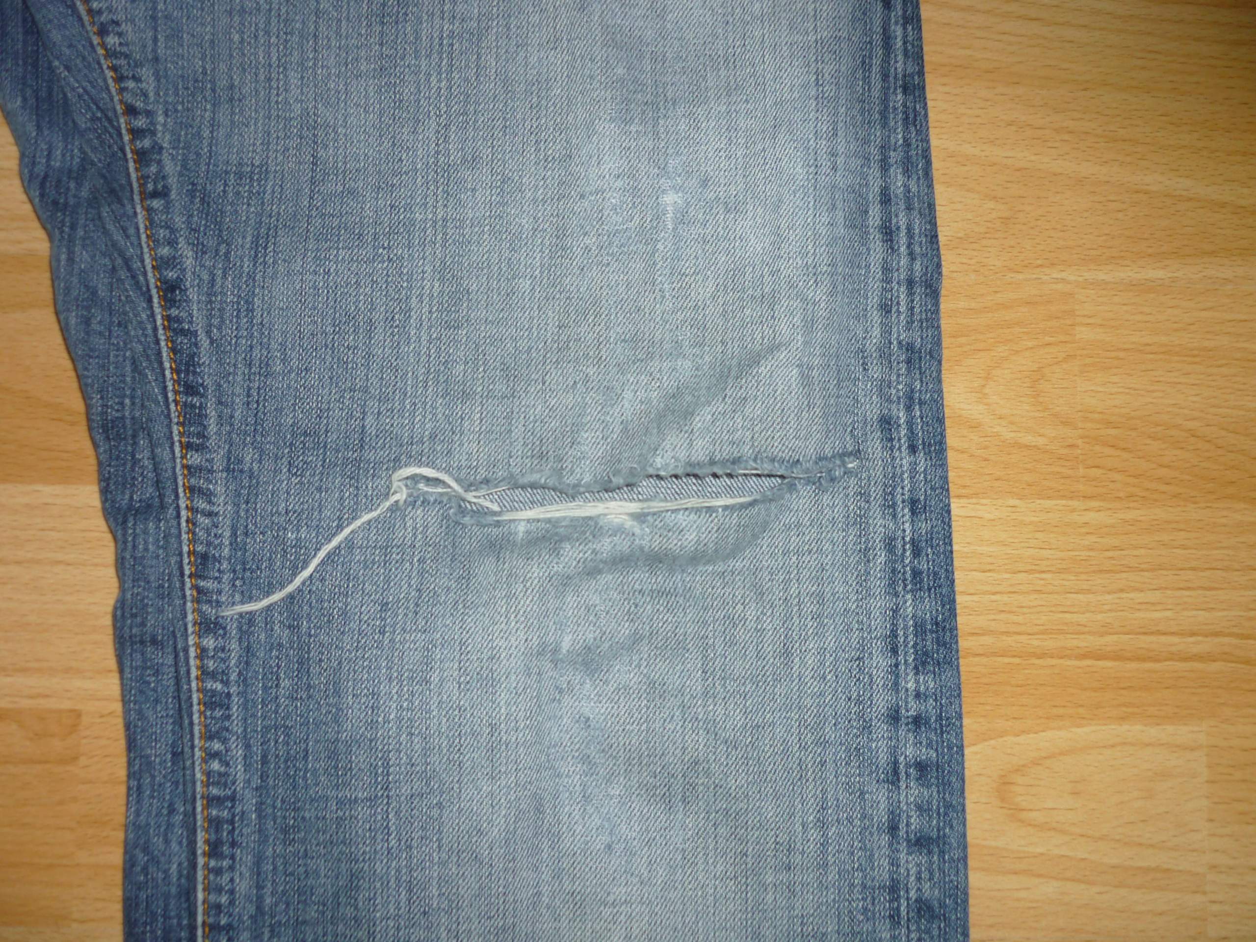 Wie kann ich den Riss der Hose flicken? (Jeans, Schneider)