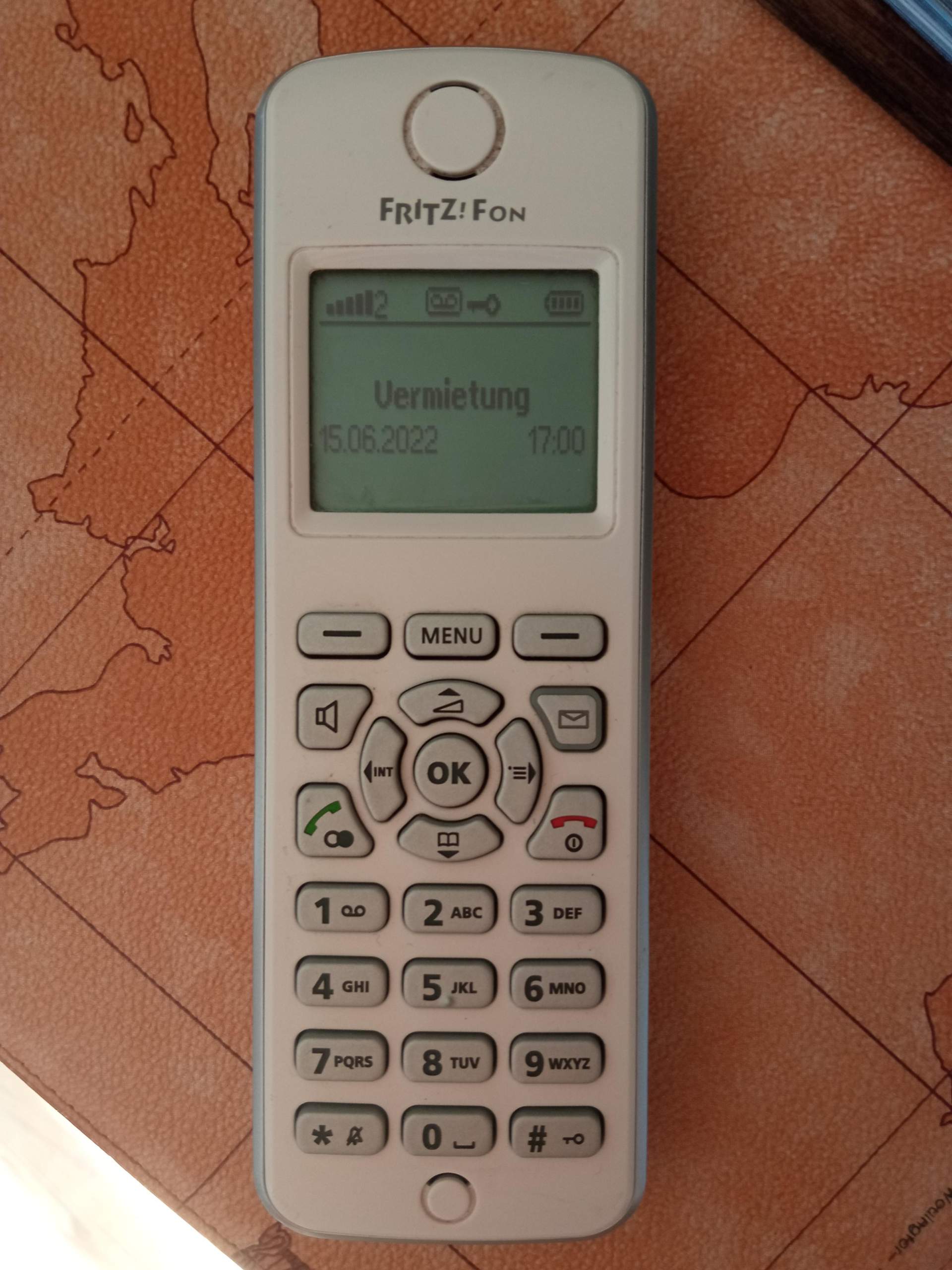 Wie kann ich die Person zurückrufen, wenn ich den Anruf angenommen