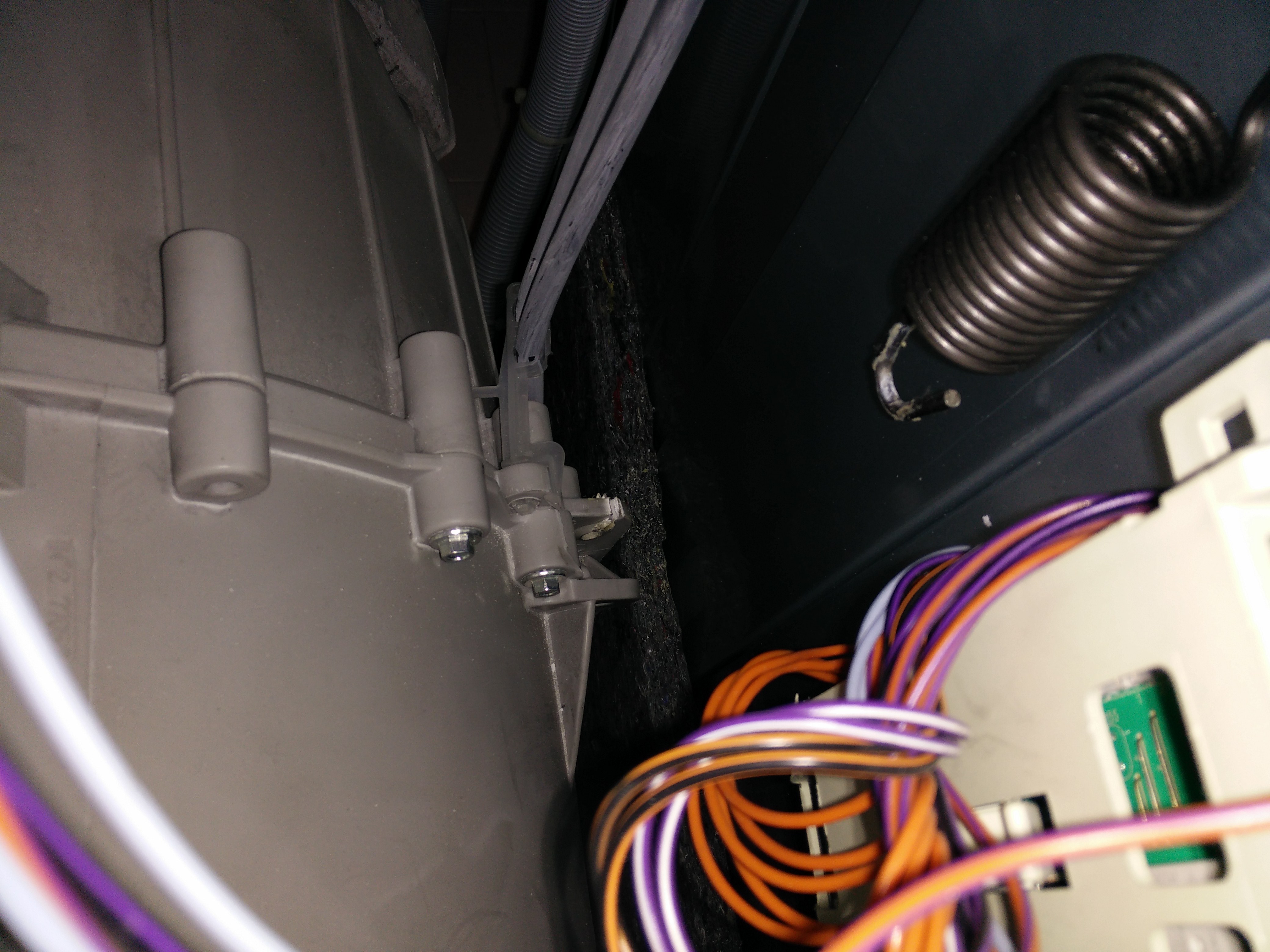 Wie Kann Ich Die Waschmaschinenaufhangung Wieder Reparieren Bzw Gibt Es Dafur Ersatzteile Technik Reparatur Waschmaschine