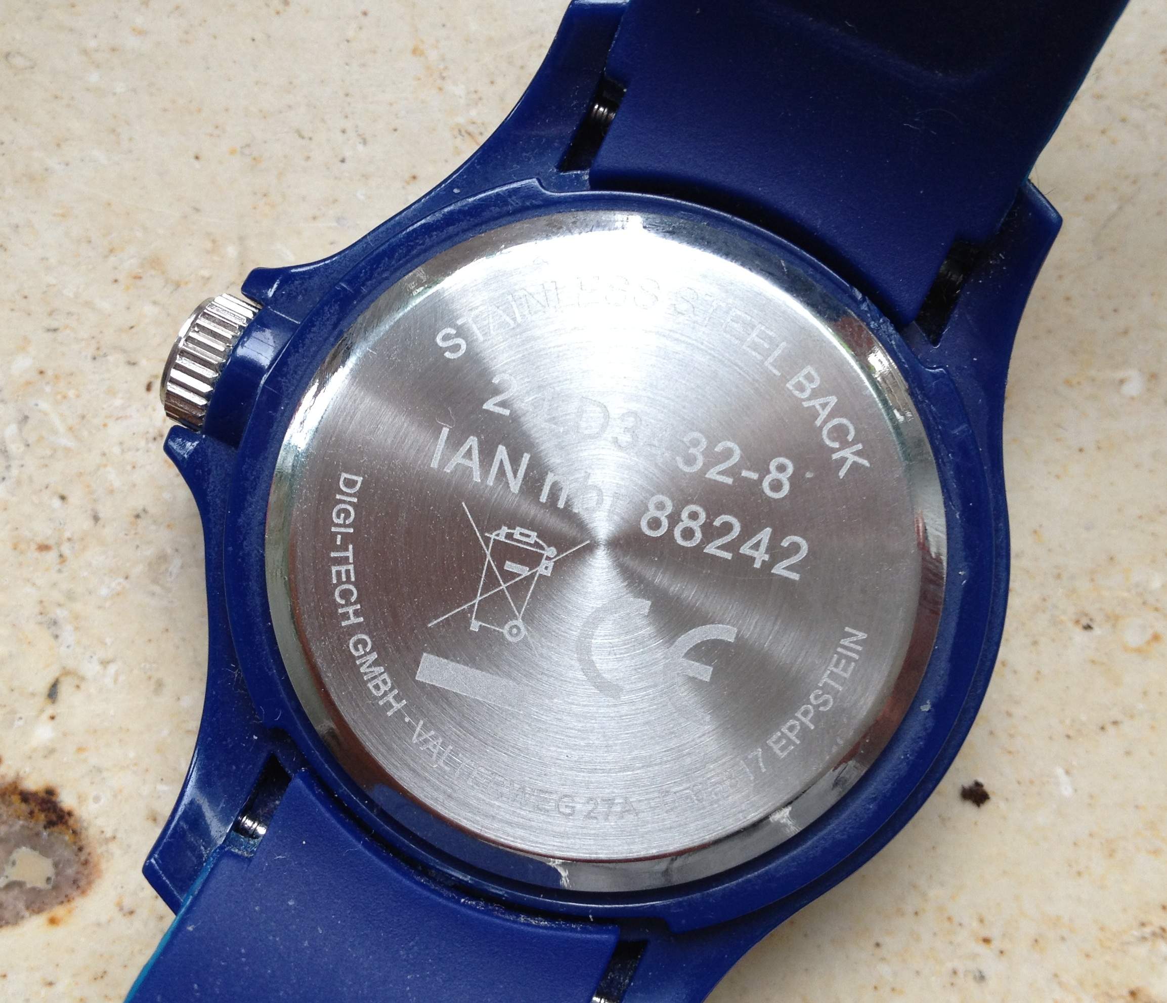 Wie kann ich diese Uhr öffnen? (Armbanduhr)