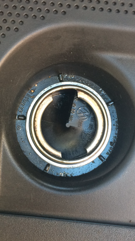 Wie Kann Ich Hier Motorol Nachfullen Vw Polo 9n Baujahr 06 1 2 12v Auto Auto Und Motorrad Kfz