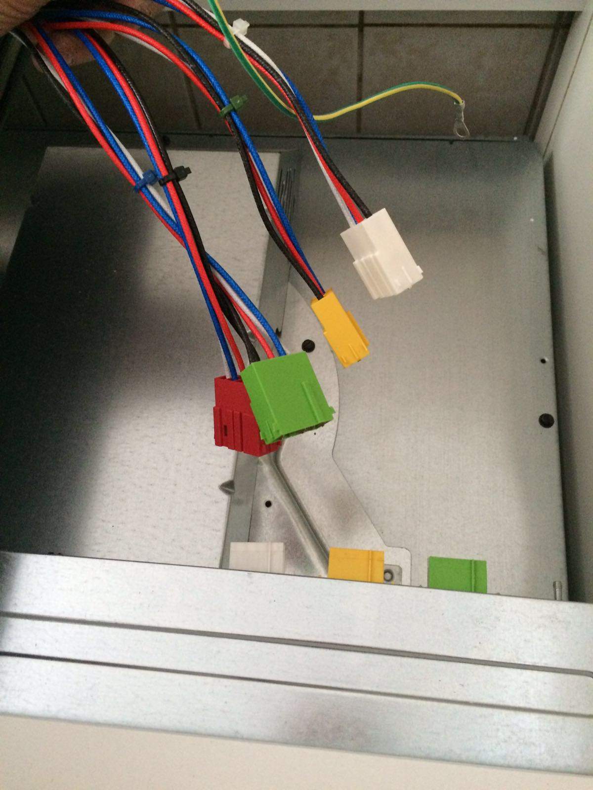 Wie kann ich mein ceranfeld an den Ofen anschließen? (Strom, Küche