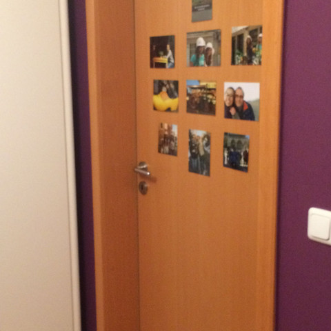 Ich habe ein paar Bilder an meine Tür gehängt  - (Zimmer, Erwachsene, Zimmer umdekorieren)