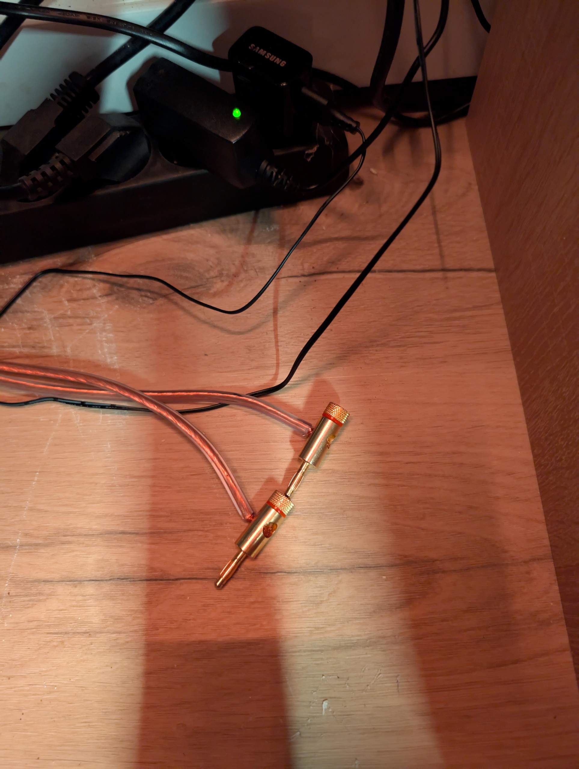 Wie kann ich zu 100 % sicher sein, dass das Kabel plus ist und nicht ...