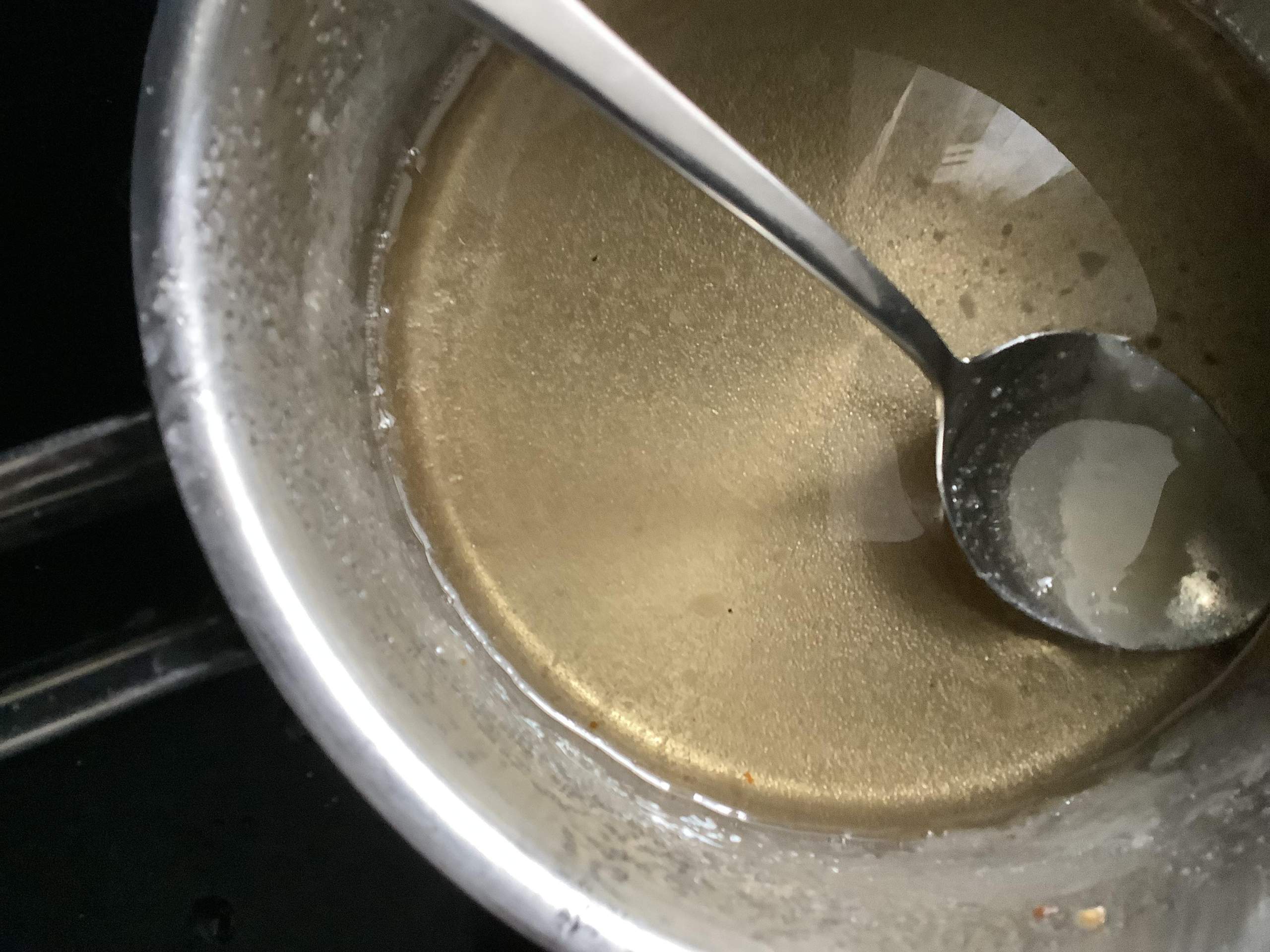 Wie kriege ich dies zu Karamell Sirup? (Küche, Zucker) Wie kriege ich dies zu Karamell Sirup? (Küche, Zucker)