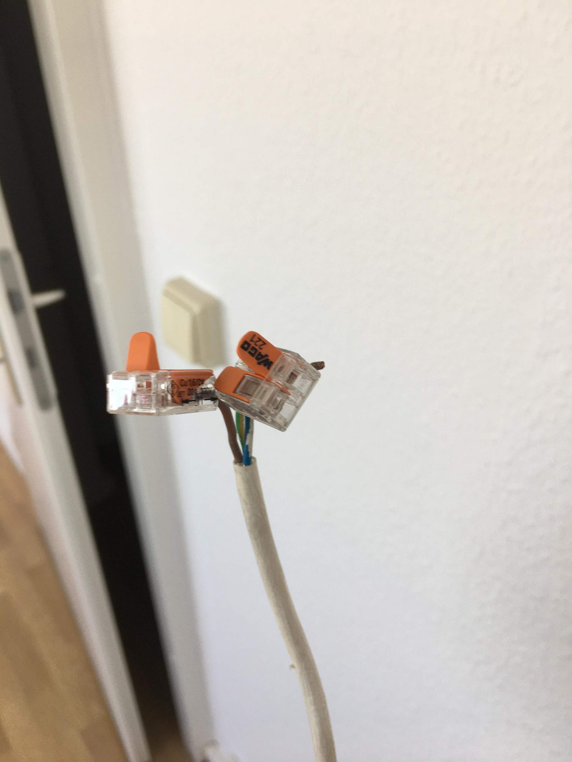 Wie Lampe anschließen? (Elektrik)