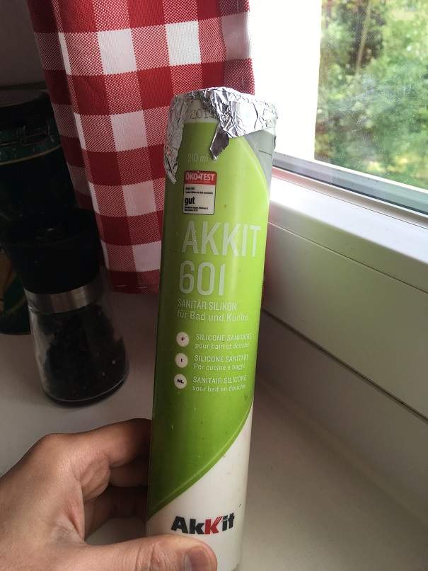 Wie lange braucht denn Silikon um zu trocknen und fest zu werden? (Wohnung, Haushalt, heimwerken) Wie lange braucht denn Silikon um zu trocknen und fest zu werden? (Wohnung, Haushalt, heimwerken)